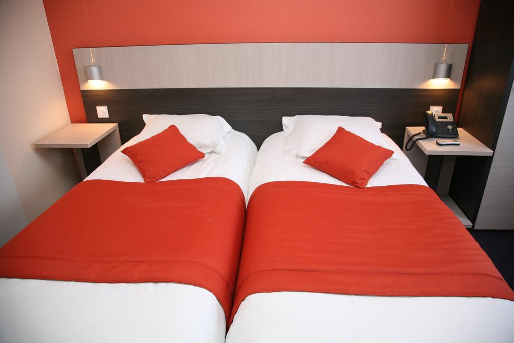 Logis Hotel- Restaurant La Renaissance Баккара Номер фото