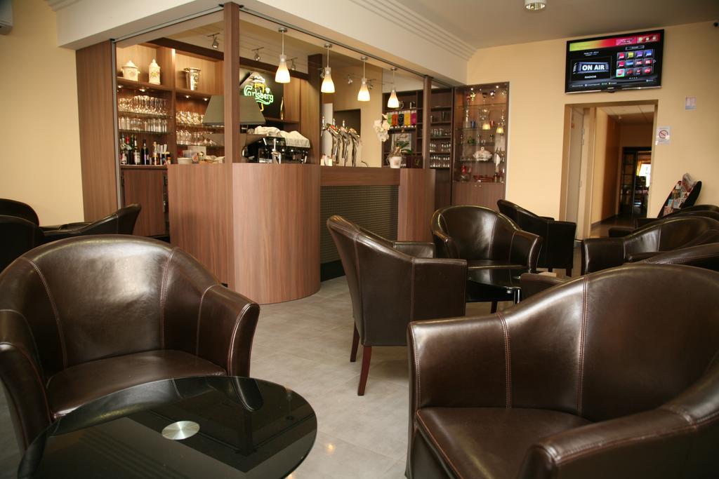 Logis Hotel- Restaurant La Renaissance Баккара Экстерьер фото