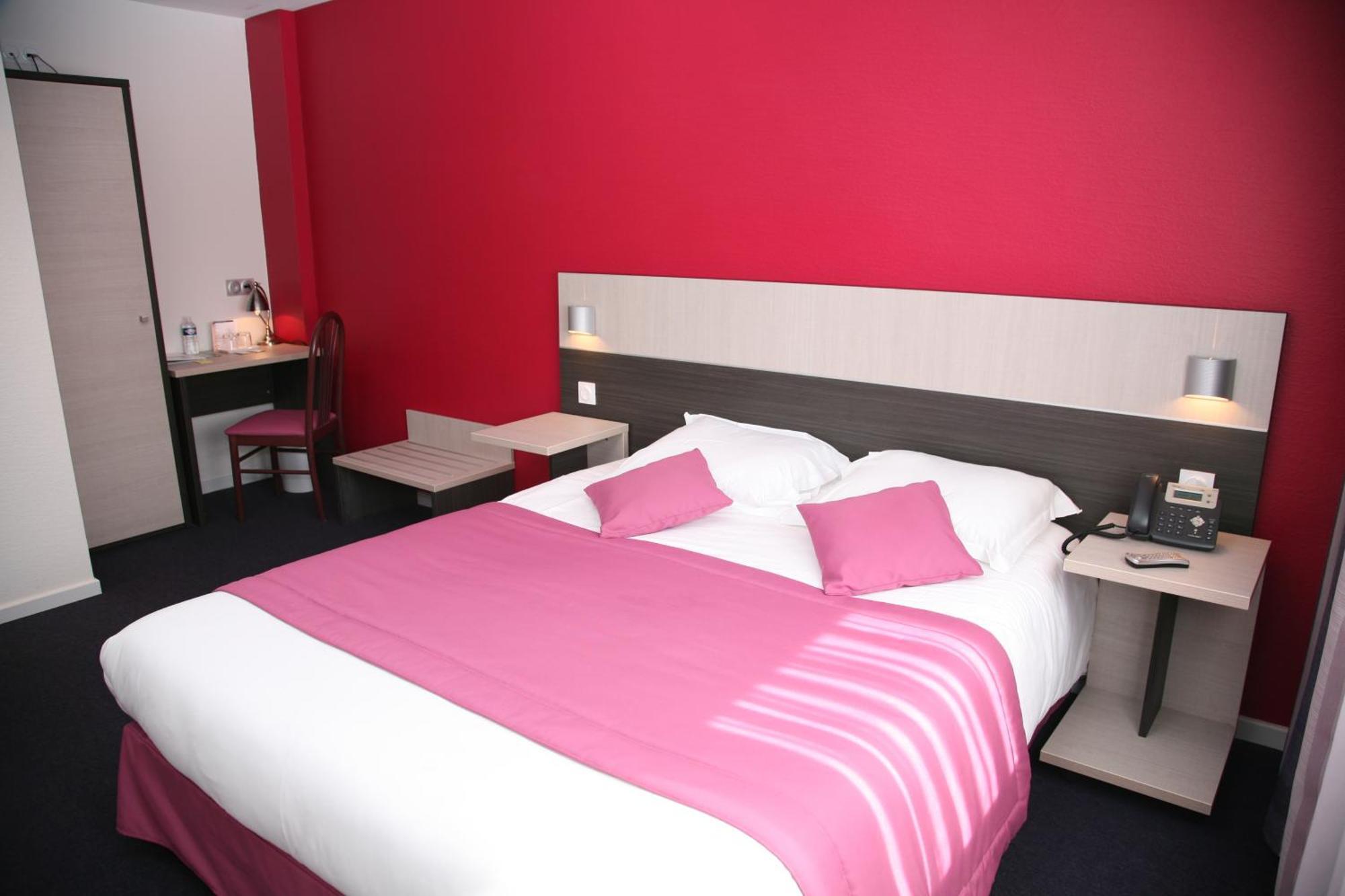 Logis Hotel- Restaurant La Renaissance Баккара Номер фото